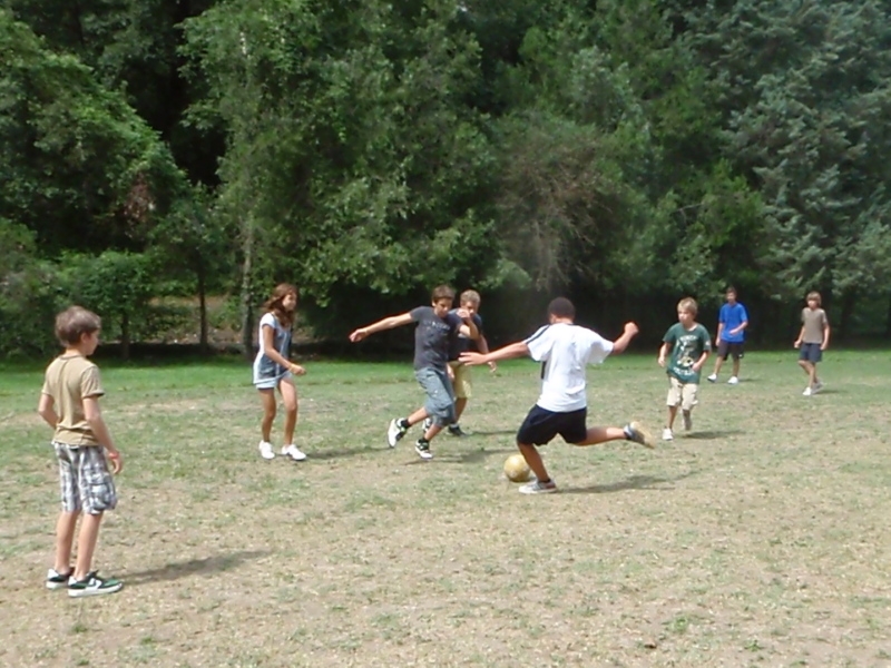 Village Camps International Summer Camp Ard&egrave;che, France 2019-07-26 https://www.villagecamps.com/journals_admin/images/77-23-Football 2.jpg